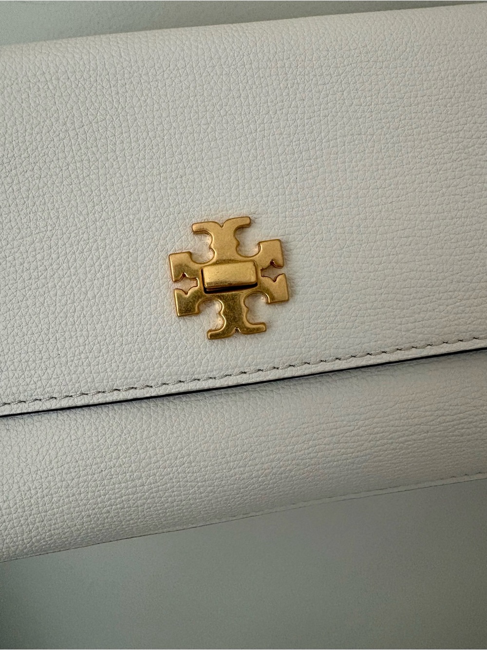 ✨Tory Burch Clutch with Signature Logo✨ - Picture 2 of 6